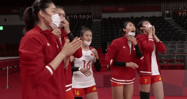 “盈”來轉(zhuǎn)運(yùn)！中國(guó)女排終于迎來首局勝利，李盈瑩立大功